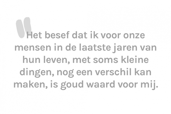 Davina (24) is verpleegkundige in een woonzorgcentrum