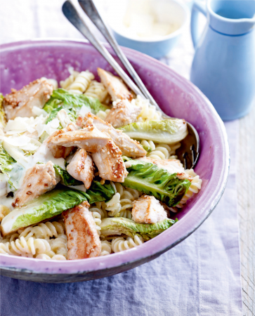 Caesarsalade met volkorenpasta