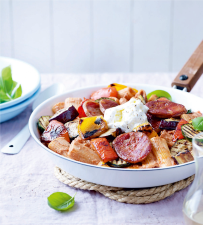 Rigatoni met gegrilde groenten en chorizo