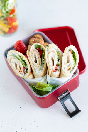 Wraps met kip en kruidenkaas (voor 4 à 6 wraps)