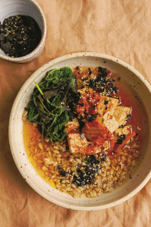 Kimchi tofu in misobouillon