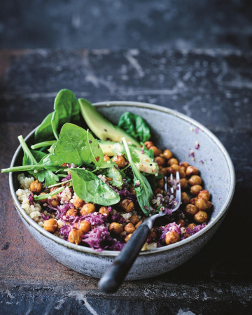 Buddhabowl met rode kool en kikkererwten