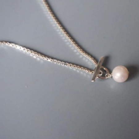 Zilveren ketting met parel