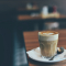 Latte = een glas van 300 tot 350 ml met 1 shot espresso en opgestoomde melk