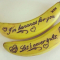 4. Maak z’n lunch en stop er een extraatje in, zoals een banaan met de boodschap ‘I’m bananas for you!’ op.