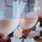 18. Drink eens samen een glas, gewoon thuis.