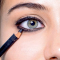 Demi uit Genk koos voor een subtiele smokey eye met kohlpotlood