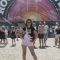 De festivaltrend: roze salopette en hartjesbril