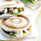 Croque met feta en rozijntjes