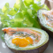Gerookte zalm en ei in avocado