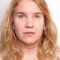 Naomi (24) heeft een lang gezicht.