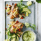 Gepofte zoete aardappel met Mexicaanse kippenreepjes en avocadosalsa