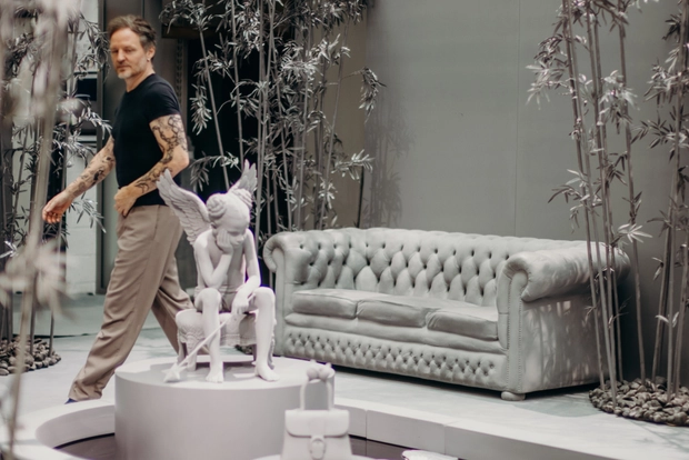 Hans Op de Beeck creëerde een kunstinstallatie voor Delvaux: ‘Mijn beelden staan los van tijd en ruimte’