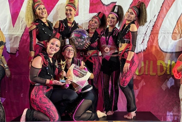 Dansformatie Team Felicity uit Roeselare scoort met vijf ja’s van de jury in Got Talent op VTM