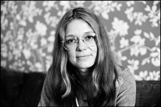 Afscheid van activiste Gloria Steinem die feminisme vrolijk en frivool maakte