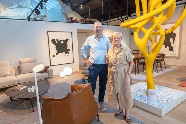 Samyn Wonen in Roeselare blijft ook na 100 jaar ‘deuredoen’: “Een fles calvados was de trigger om de zaak over te nemen”