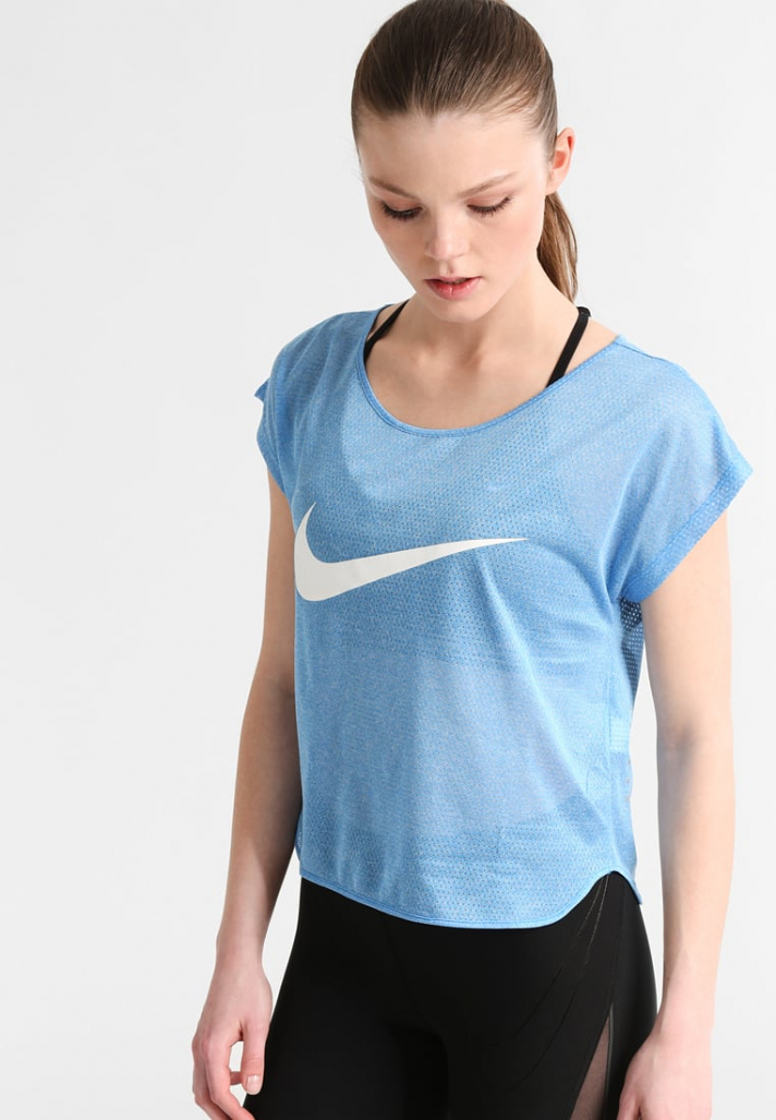 Nike Performance