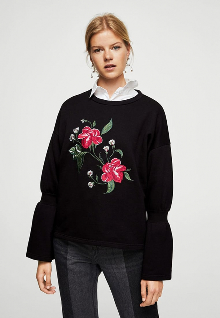 Sweat noir avec broderies florales