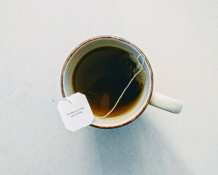 Une tisane, tu boiras