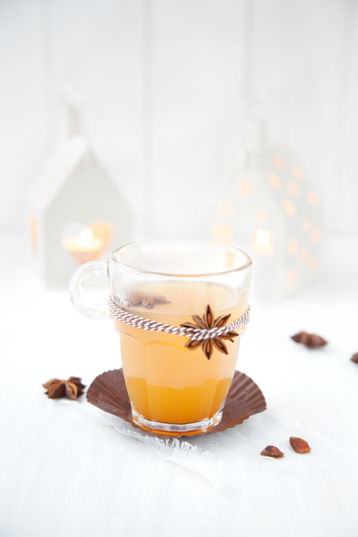 JUS DE POMME CHAUD AUX ÉPICES