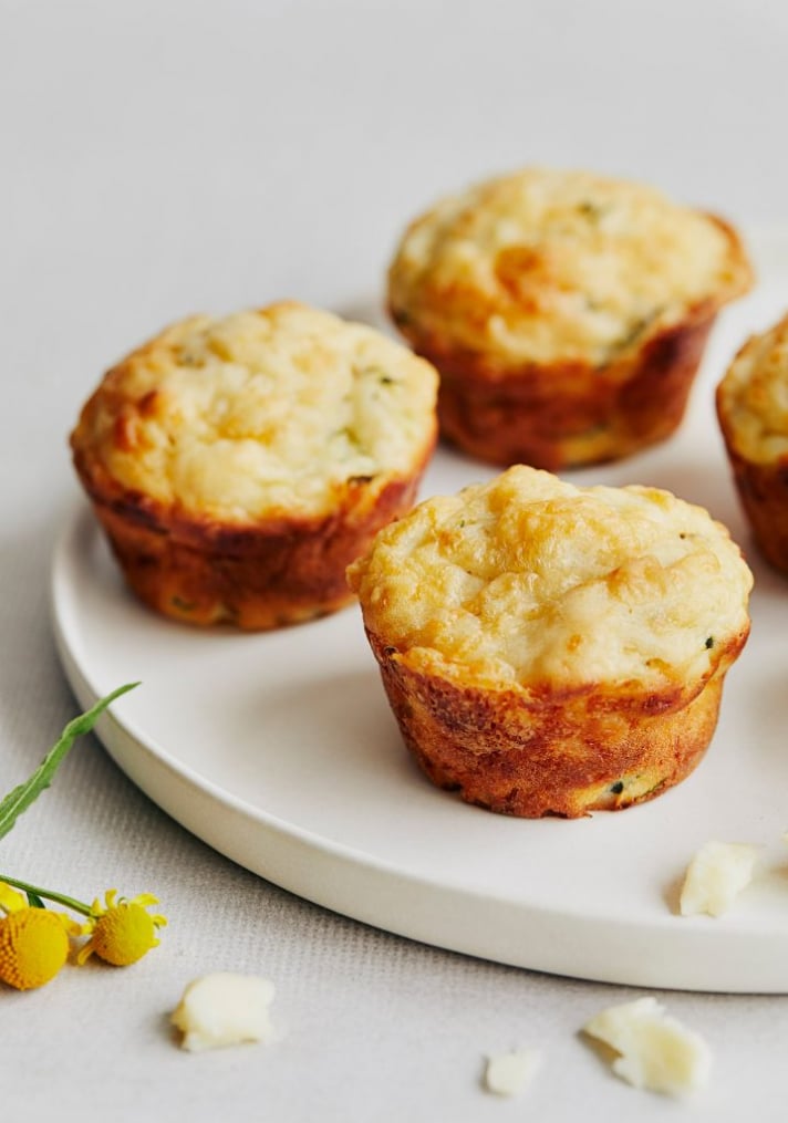 MUFFINS AUX COURGETTES & AU FROMAGE CHEDDAR