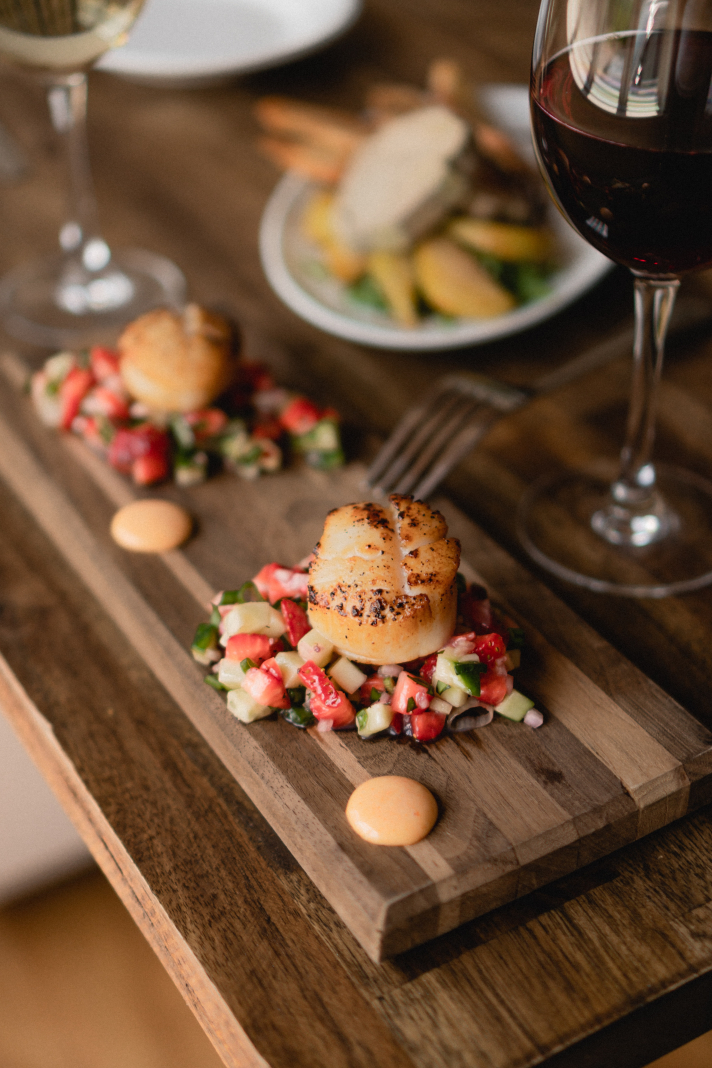 Saint-Jacques snackée au yuzu et sauce vierge