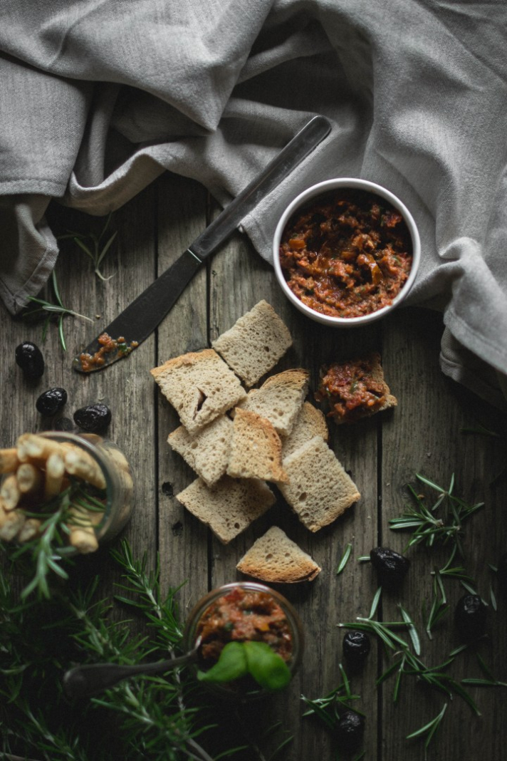 Tapenade tomates séchées, chorizo et basilic