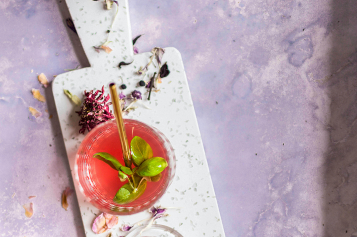 Thé glacé à la fraise et au basilic (Pour 1L)