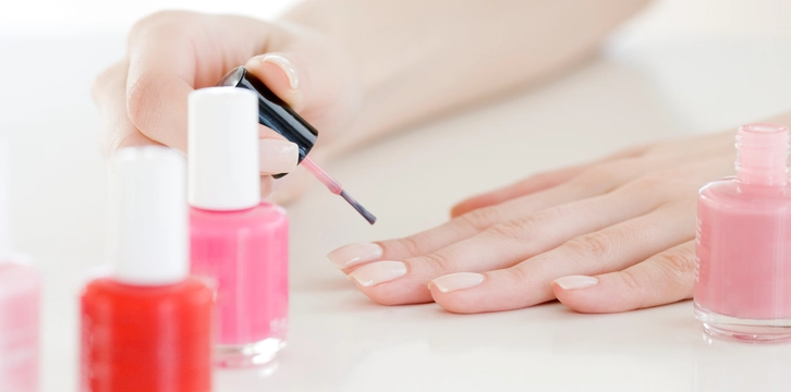 Nagellak verwijderen uit textiel: zo doe je dat!