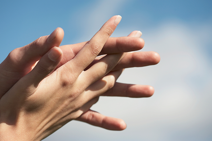 Wil je weten hoe groot zijn piemel is? Check zijn vingers!