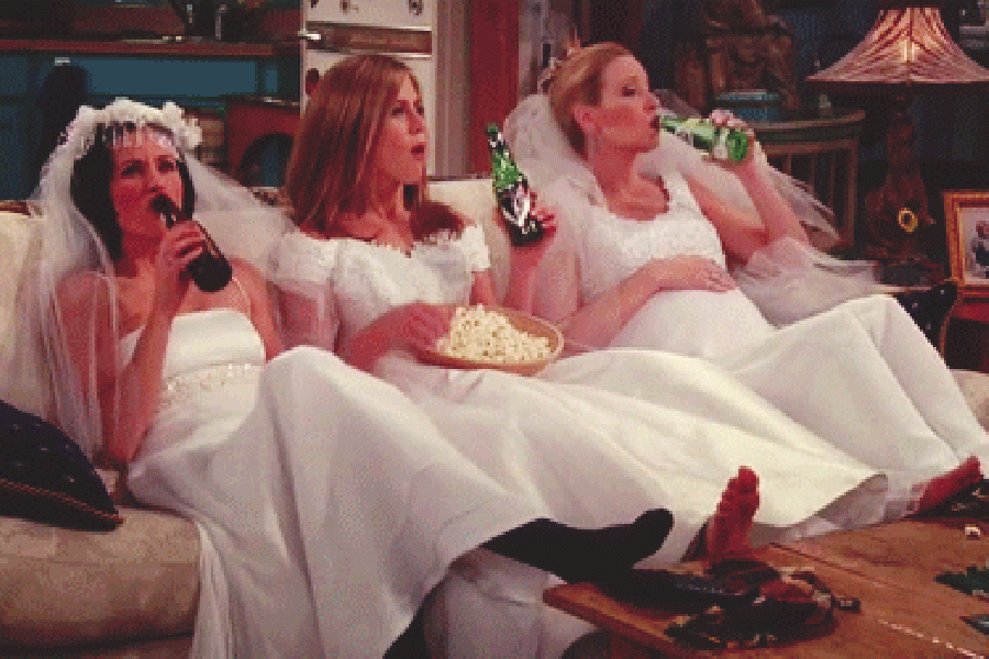 AHA dus daarom dragen bruidsmeisjes dezelfde jurk