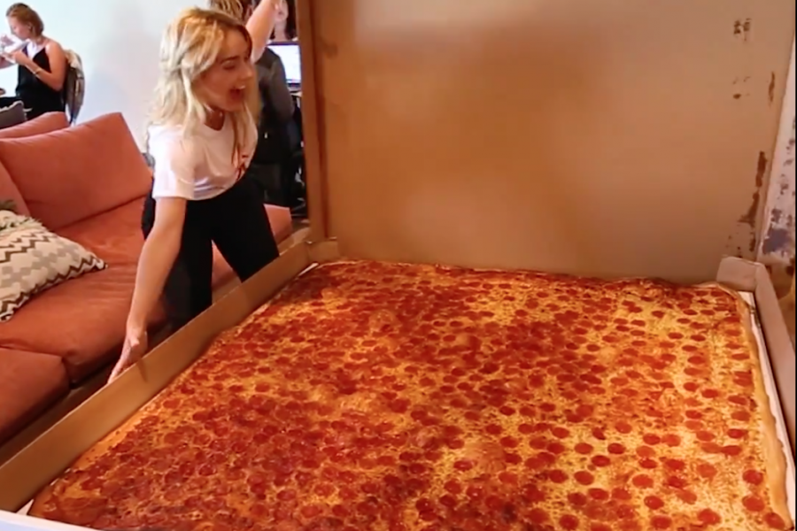 Omg On Veut Se Faire Livrer La Plus Grande Pizza Du Monde