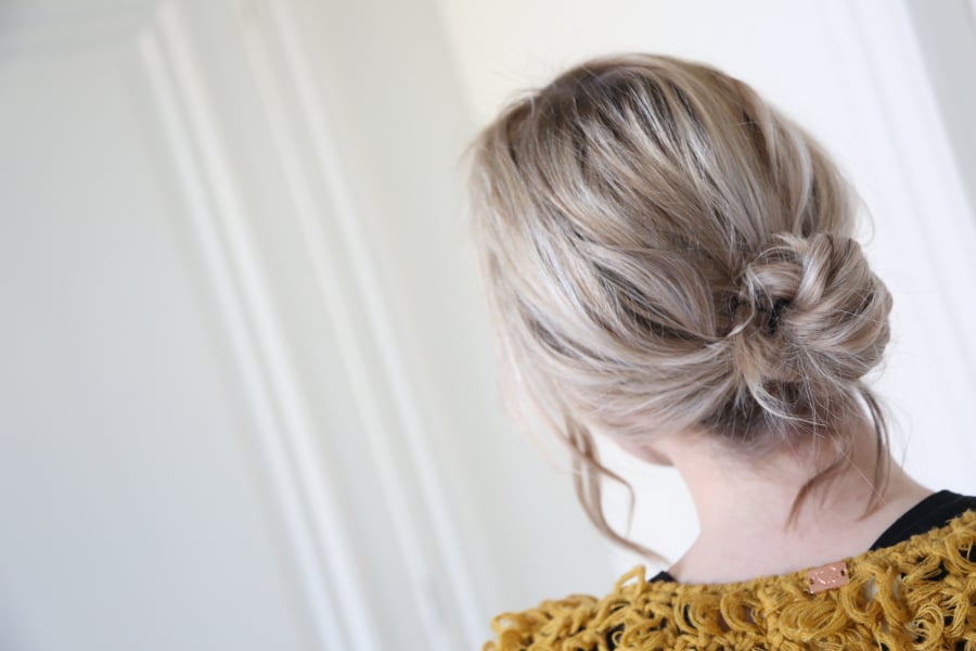 Ongebruikt HOW TO: lage messy bun voor halflang haar in minder dan 5 minuten SR-28