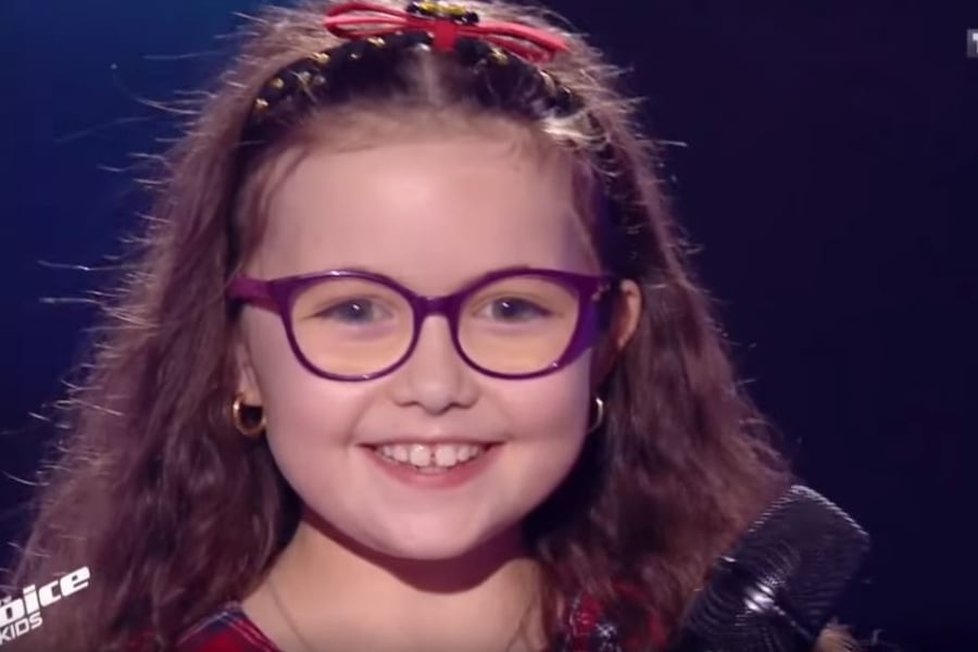 The Voice Kids La Prestation Tres Touchante De La Petite Emma