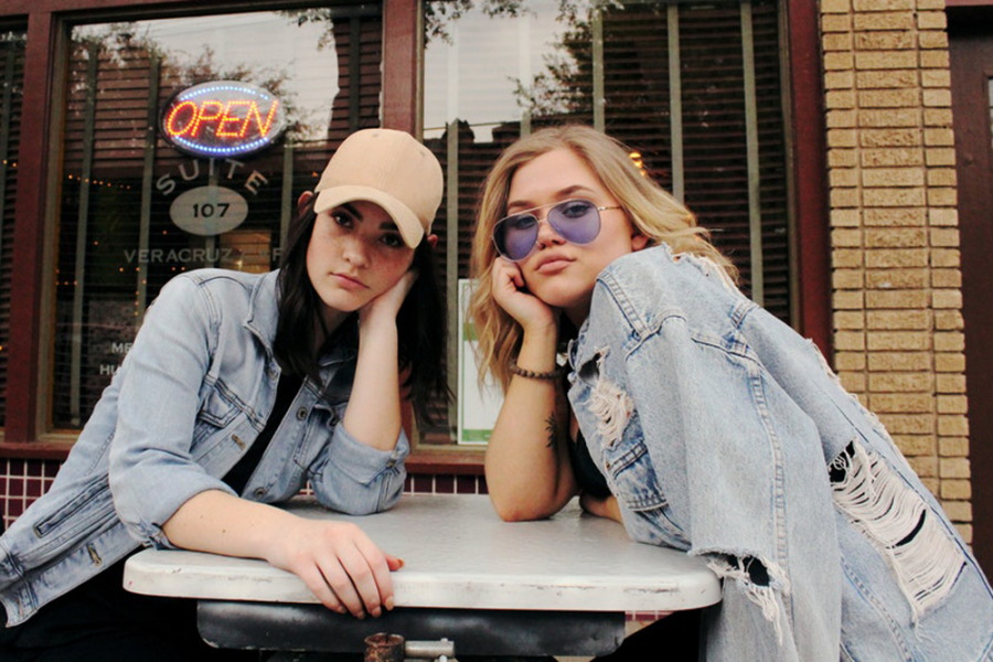 Zo ben jij dé perfecte wing girl voor je bestie Fashionista