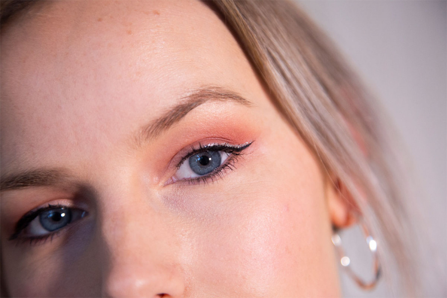 HOW TO vier makkelijke manieren om glittereyeliner te dragen