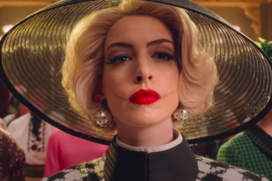 THE WITCHES Anne Hathaway se transforme en sorcière dans son dernier film