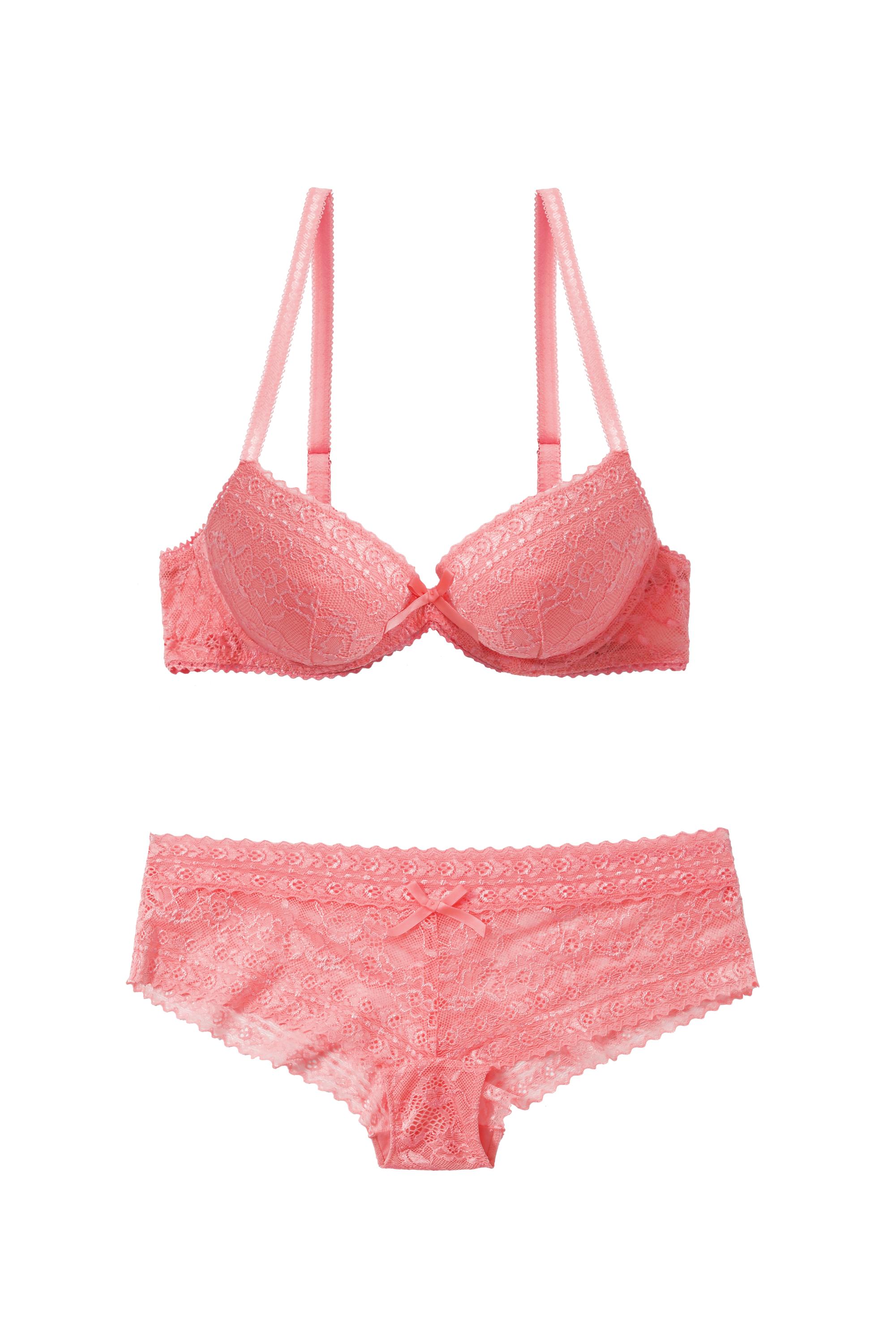 Lingerie - Etam - 30,90€ soutien-gorge, 14,90€ bas