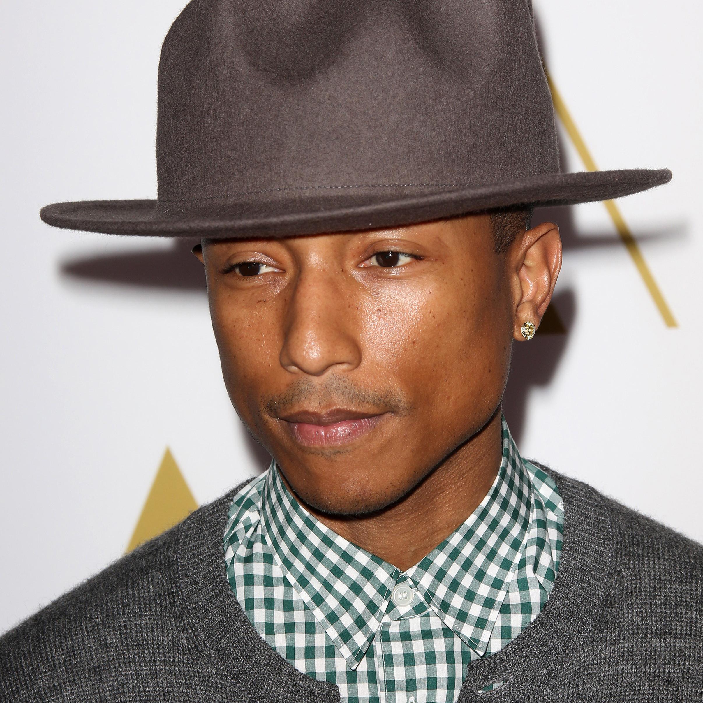 Angel фаррелл уильямс. Pharrell Williams 2021. Фаррелл Уильямс 2022. Happy Фаррелл Уильямс. Фарелл Уильямс в шояпе.