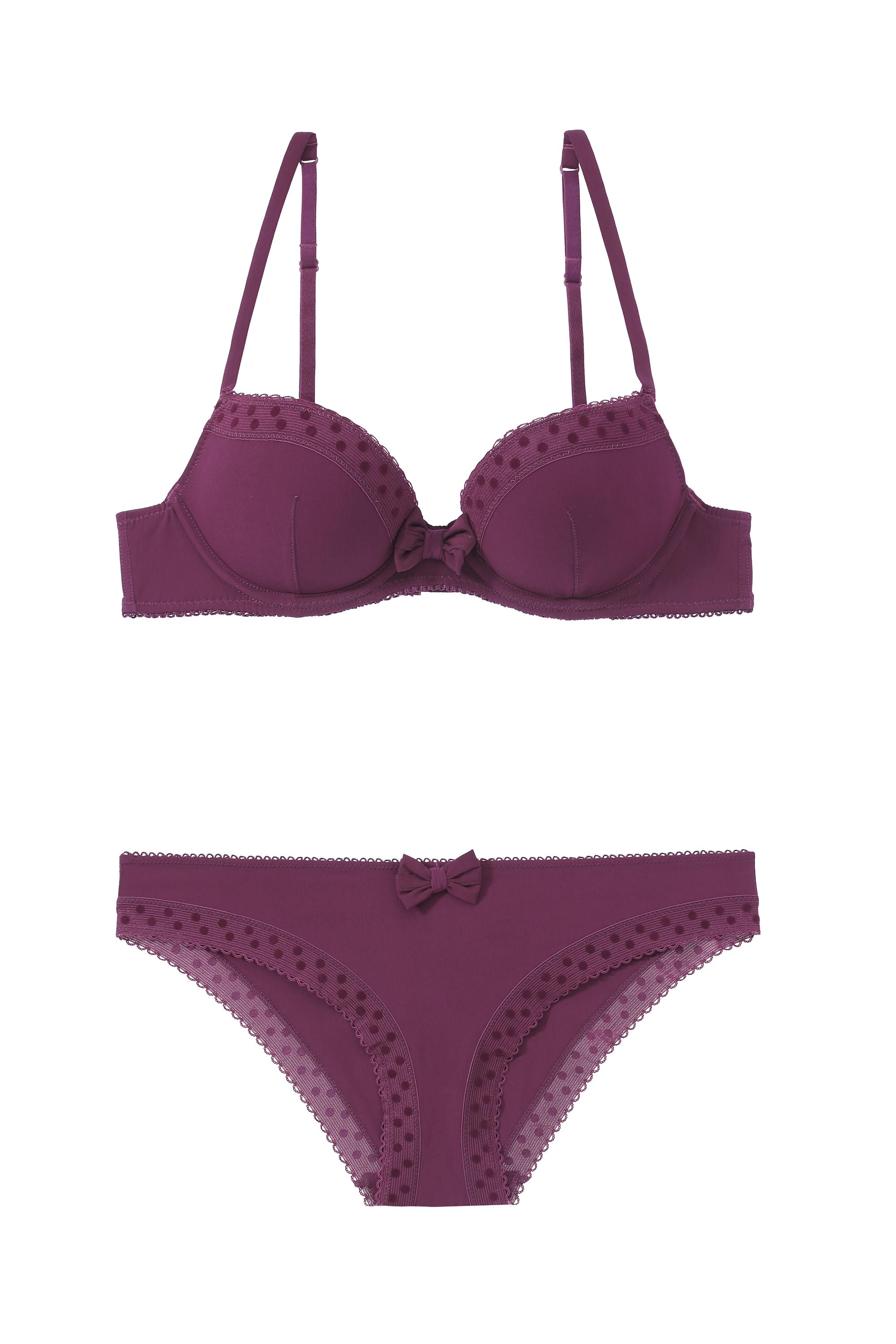 Auberginekleurige lingerieset - Etam - 19,90 voor de beha en 12,90 voor de slip