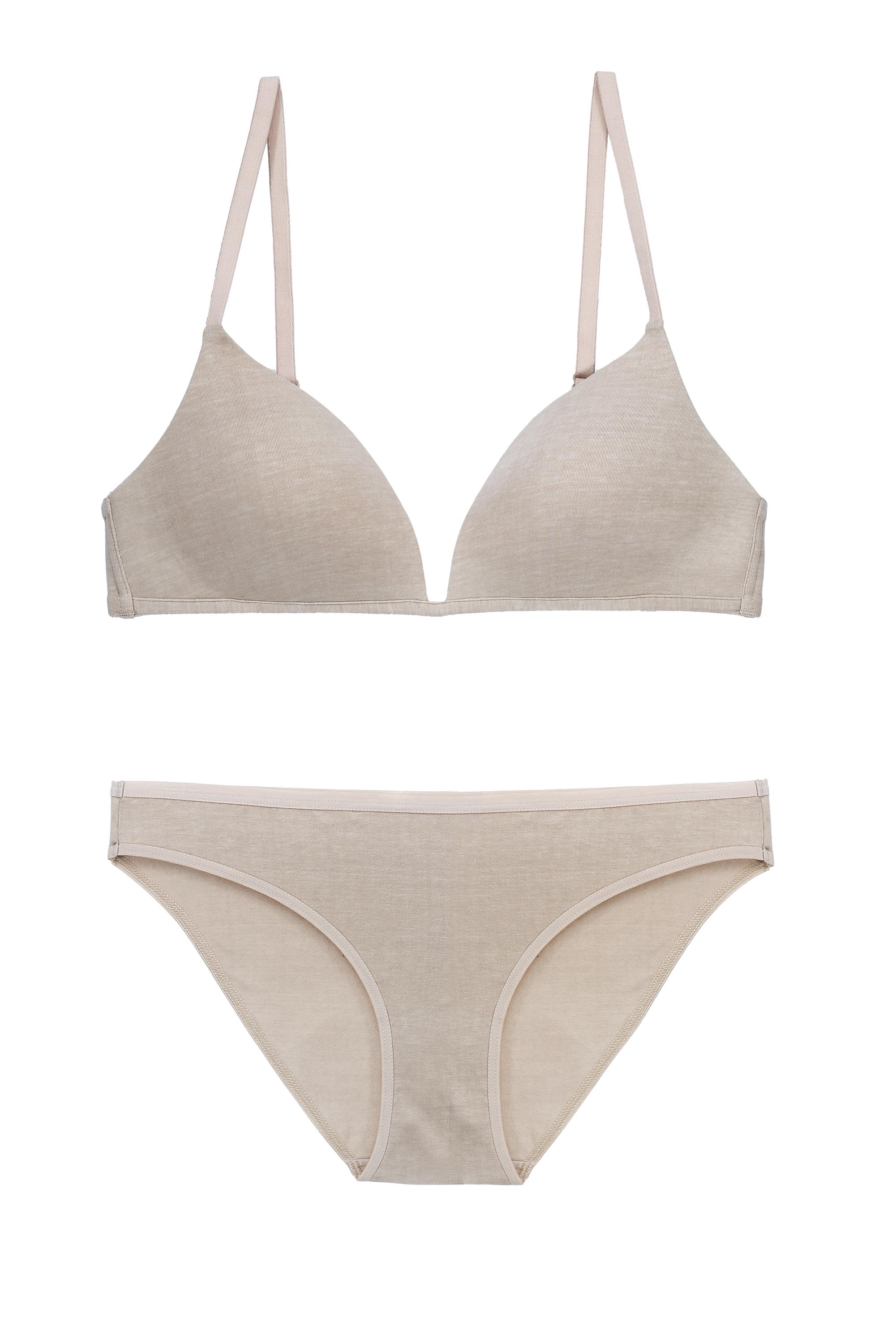 Grijs lingeriesetje - Etam - 18,90 euro voor de beha en 9,90 euro voor de slip