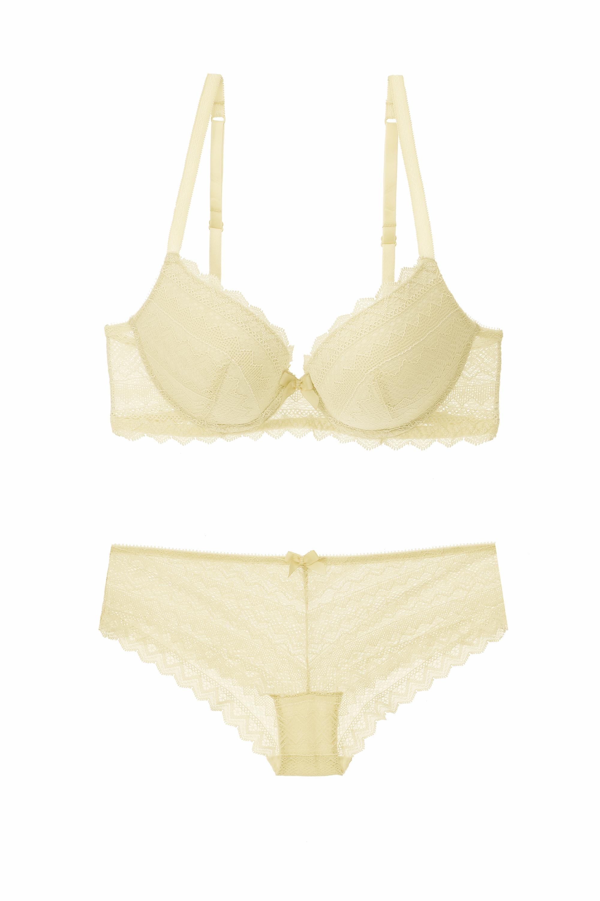 Geel setje - Etam - 30,90 euro voor de beha en 14,90 euro voor de slip