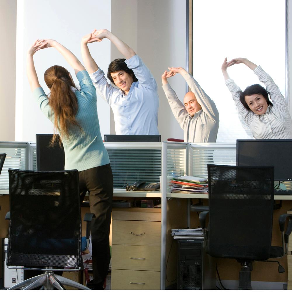 Sport: 3 exercices simples à faire au bureau - Femmes d'Aujourd'hui
