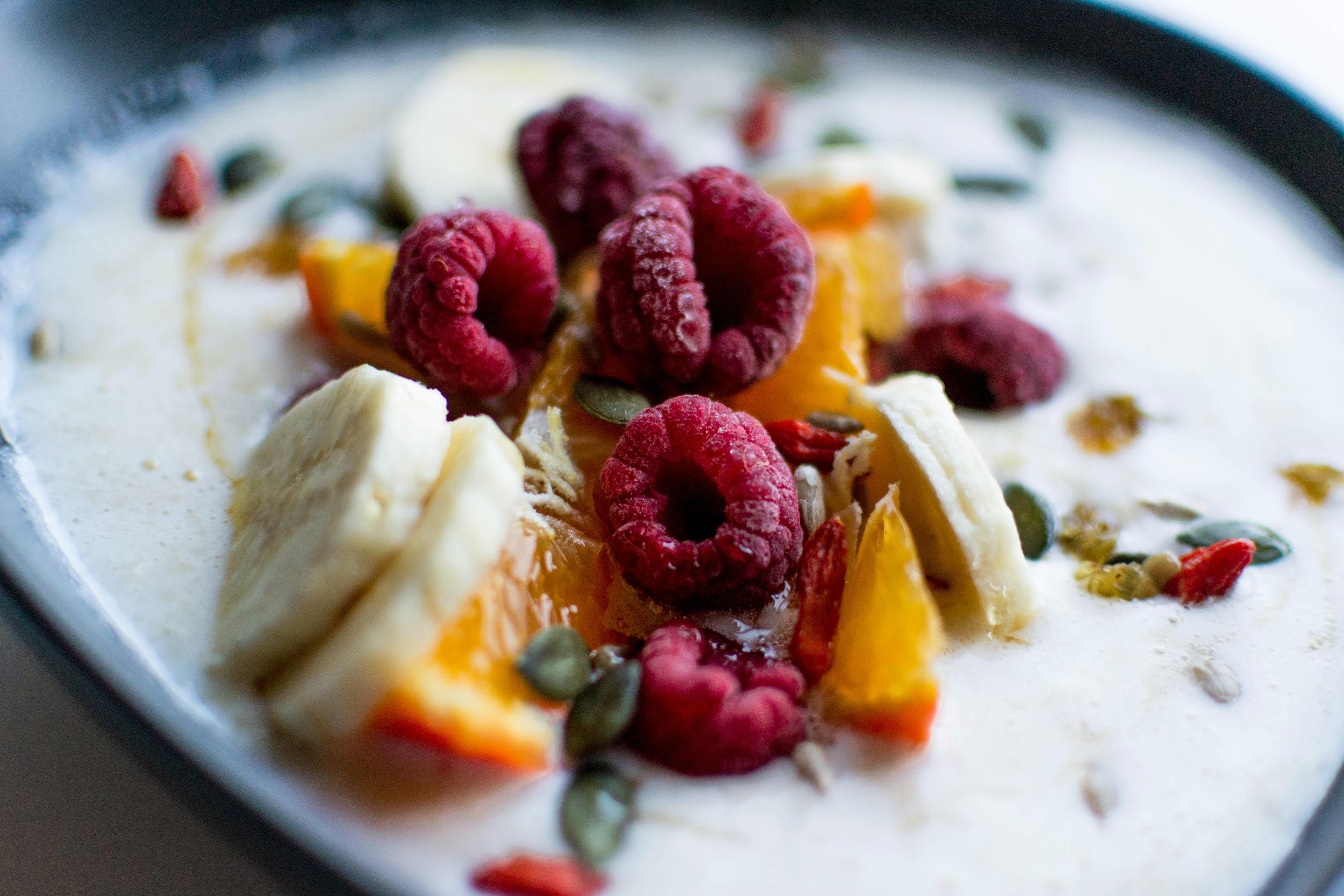 Smoothie bowl lait de soja, banane et mandarine