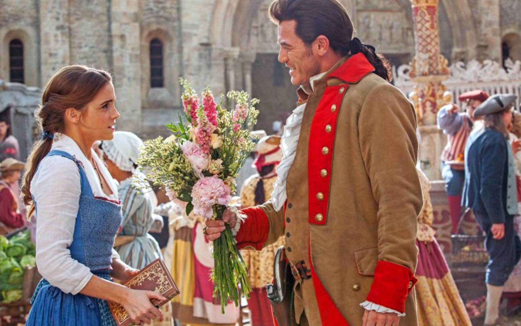 Acteur La Belle Et La Bete 2017 LA BELLE ET LA BÊTE: Luke Evans nous offre un extrait de la chanson de