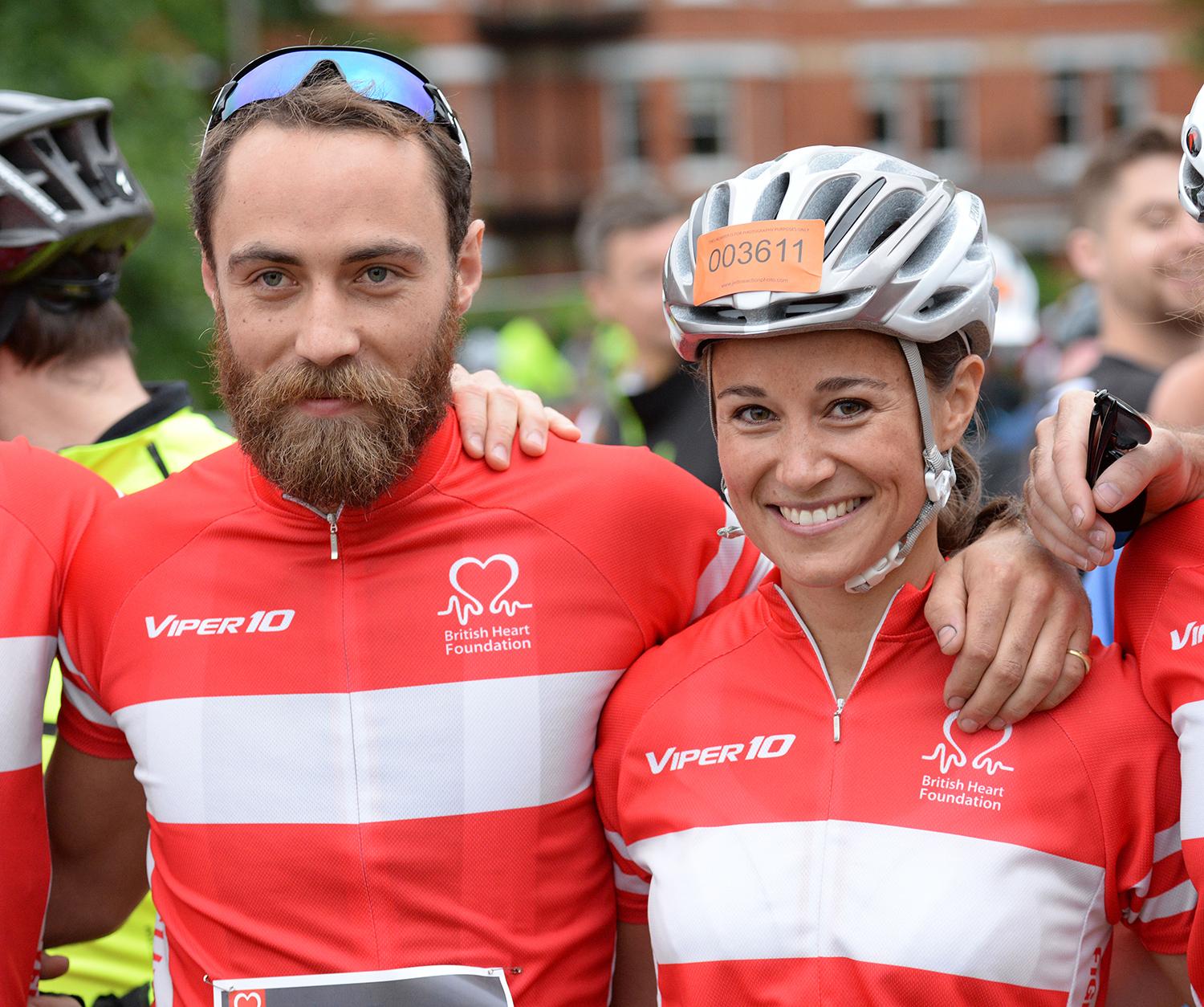 Pippa en broer James reden in 2015 de 'London To Brighton Bike Ride' voor de Britse 'Heart Foundation'.