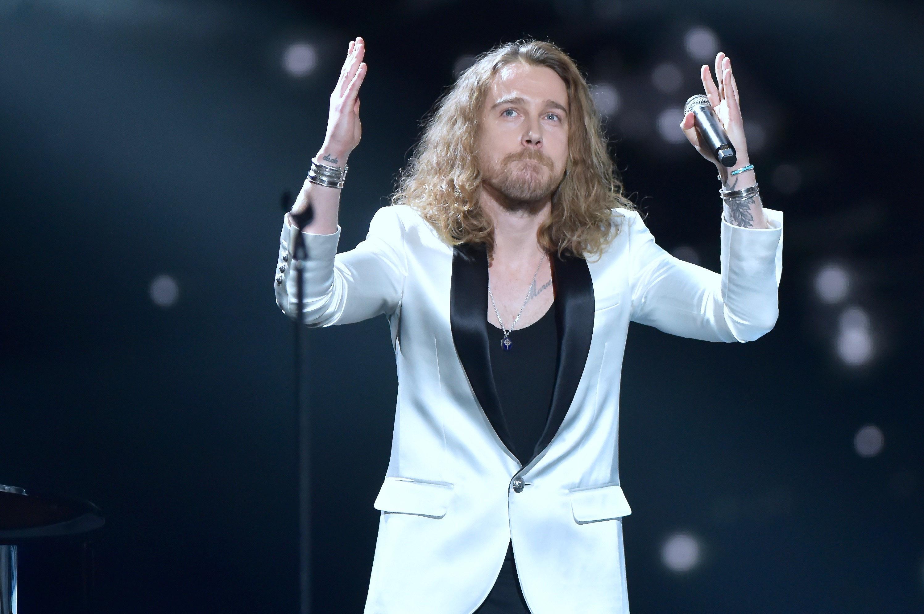 Postulez pour assurer la première partie d'un concert de Julien Doré