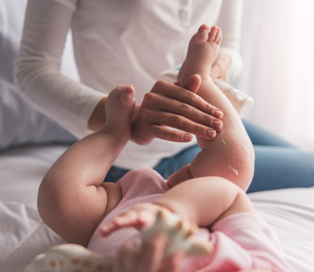 6 Produits Naturels A Mettre Absolument Dans La Trousse De Toilette De Bebe Femmes D Aujourd Hui Mamans