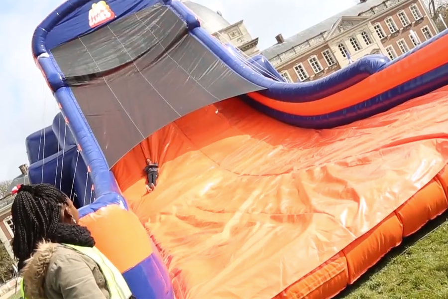 UITGETEST de Air Games, een extra leuk loopparcours met gigantische