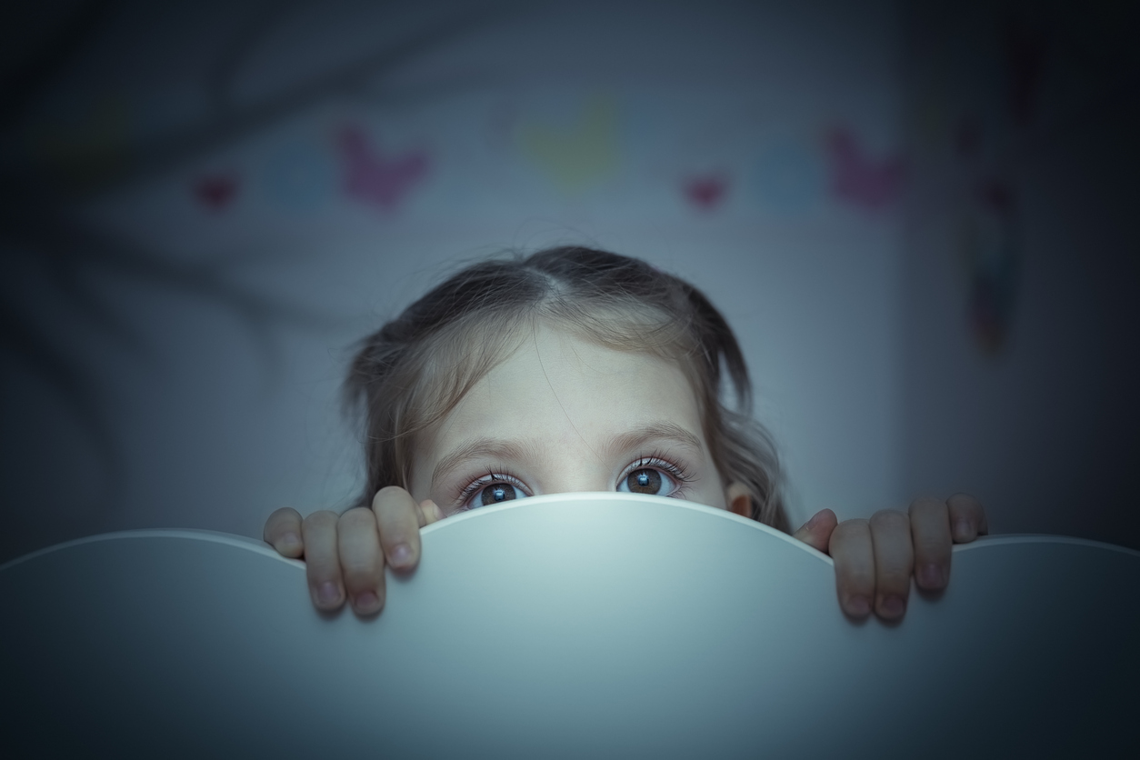 Wat doen als je kind bang is in het donker? - Libelle Mama